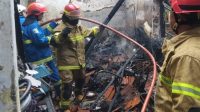 Oplus_131072 Bangunan ternak burung murai di Ngadisimo terbakar diduga konsleting listrik.