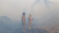 Kebakaran  terjadi lokasi sepah tebu milik PT. SGN di Dusun Ngrombeh Desa Jambean Kecamatan Kras Minggu petang.