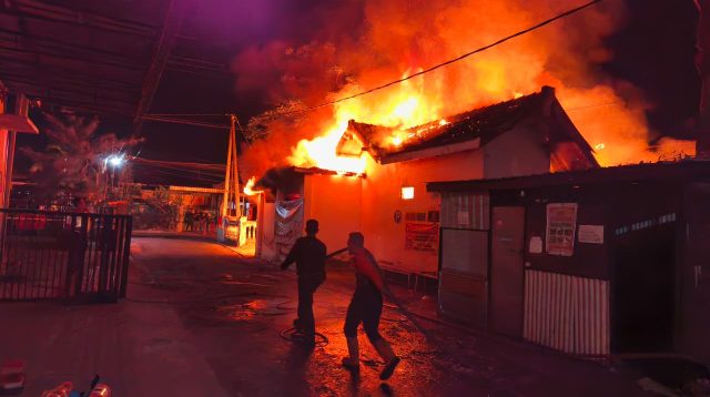 Kondisi rumah dinas puskesmas selatan yang terbakar.
