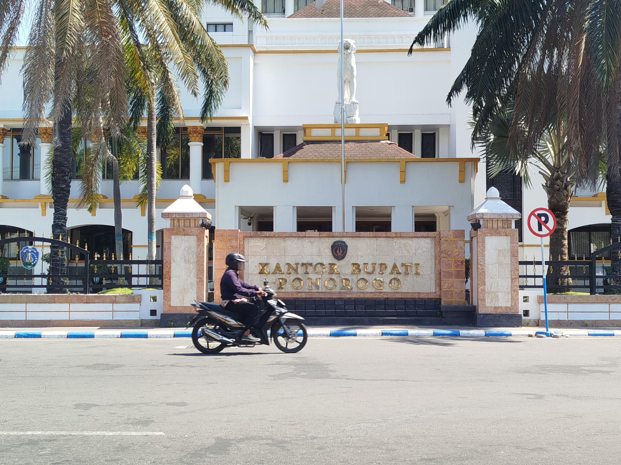 Komplek kantor Bupati Ponorogo yang berada di Jalan Alun Alun Utara.
