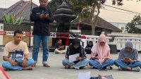 WhatsApp Image 2026-09-12 at 19.16.32 Para jurnalis ketika menggelar doa bersama.