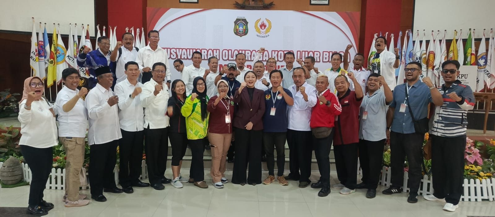 Elim Tyu Samba  usai memenangi musorkotlub di Balai Kota Kusuma Wicitra.