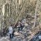 Petugas saat olah tempat kejadian pekara korban meninggal terbakar dari lahan bambu.