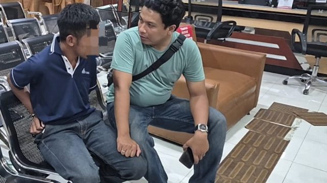 Terduga pelaku pemukulan dengan menggunakan linggis saat diamankan di Polres Lamongan dan korban saat menjalani perawatan di rumah sakit.(foto: istimewa)