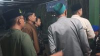 1000421172 Gegara persoalan kaus kaki siswa, Kepala Sekolah di Glagah diduga jadi korban penganiayan , korban Lapor ke Subdenpom Lamongan.